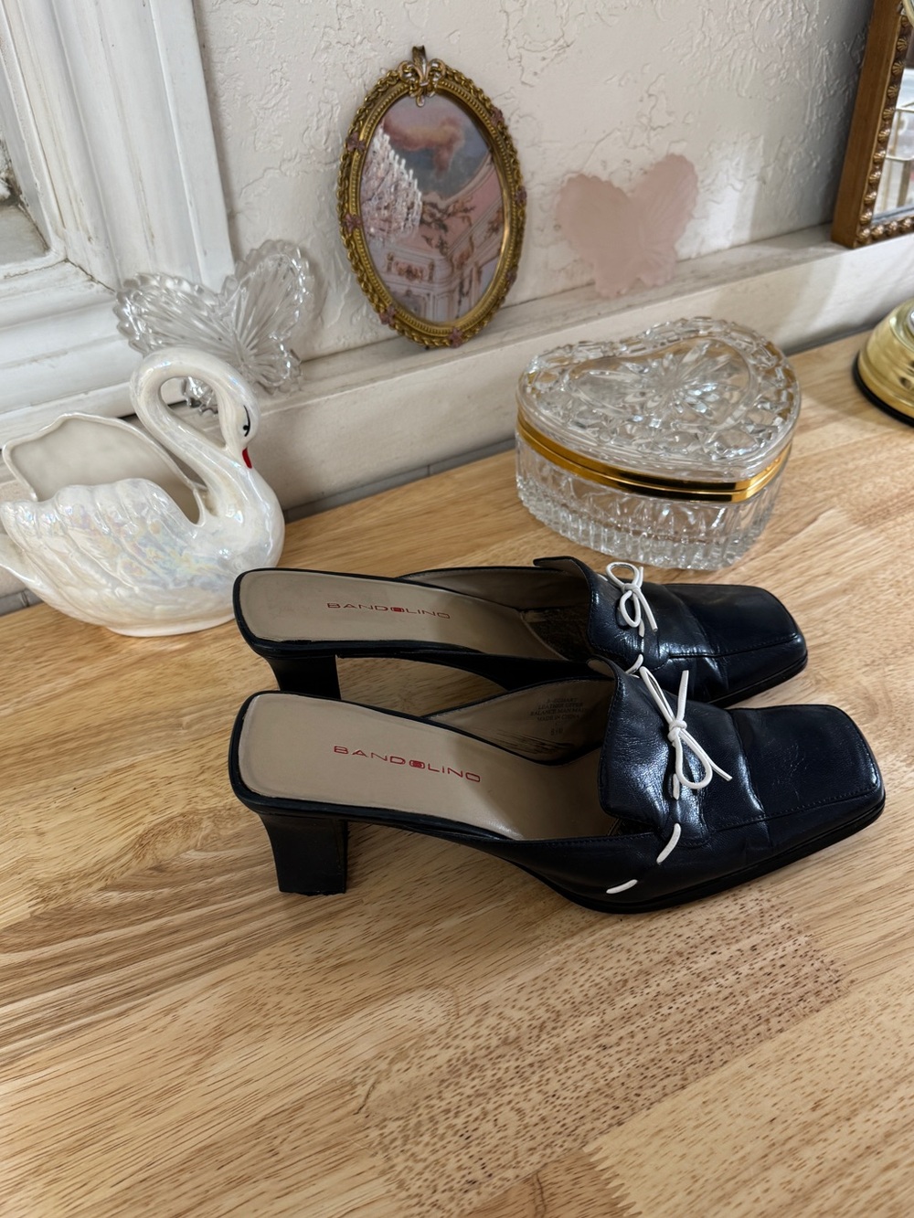 Bandolino Y2K Kitten Heel Mules Size 8.5 | Navy Square Toe Bow Slides Pumps - Picture 5 of 12